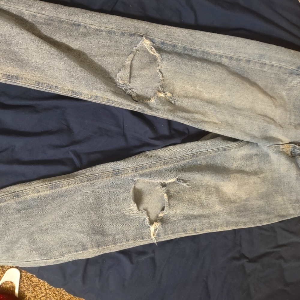 Ripped straight jeans